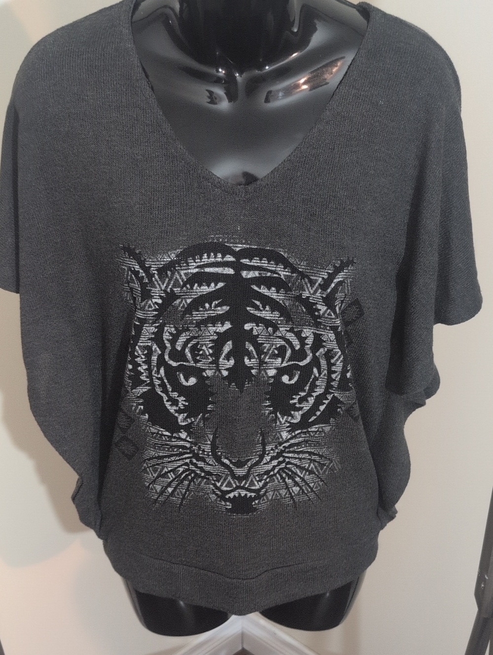 Ardene | Charcoal Grey Tiger Graphic V-Neck Women's Top